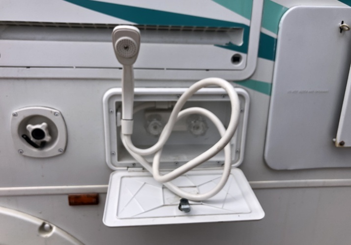 Image of a Motorhome - Image 12