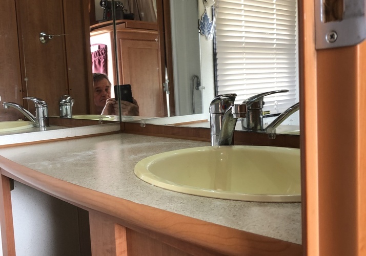 Image of a Motorhome - Image 17