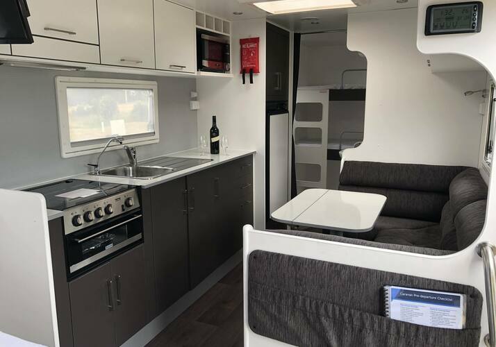 Image of a Caravan - Image 2