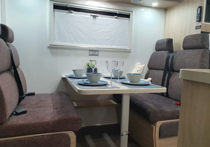 Image of a Motorhome - Image 2