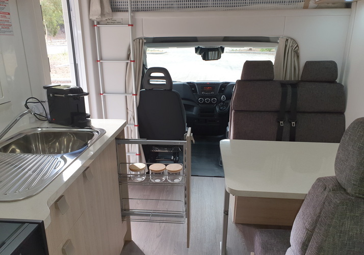 Image of a Motorhome - Image 7