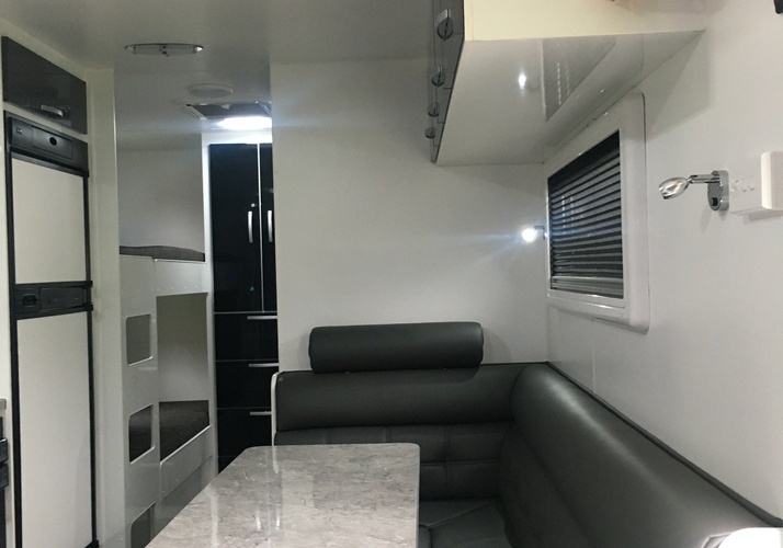 Image of a Caravan - Image 6