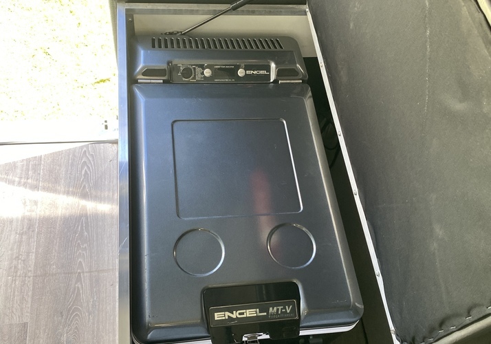 Image of a Campervan - Image 11