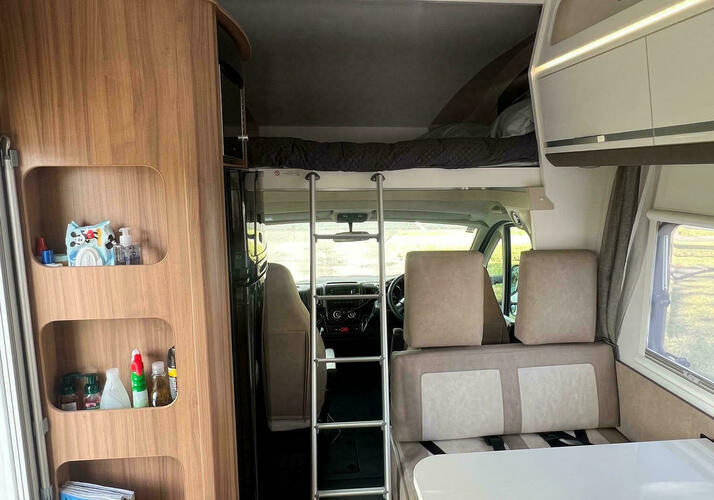 Image of a Motorhome - Image 4