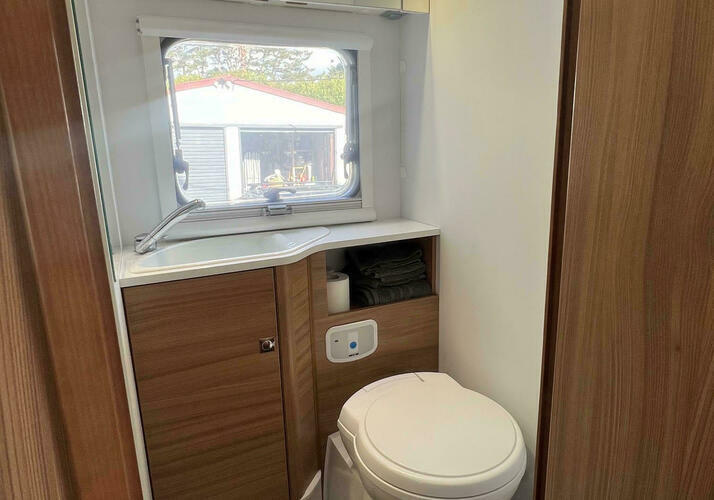 Image of a Motorhome - Image 8