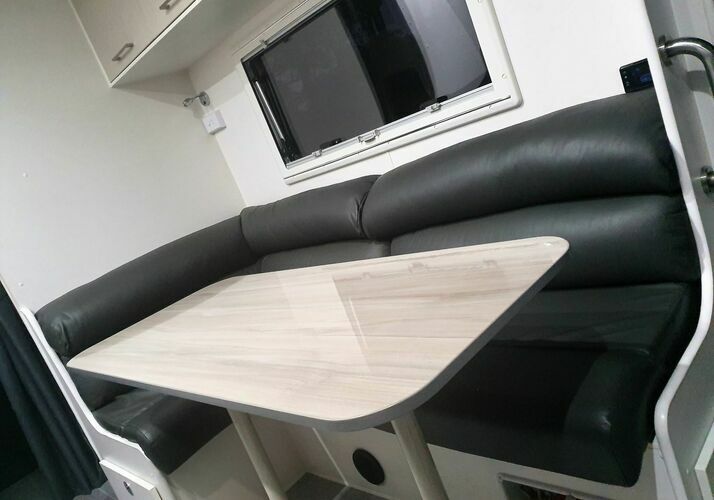 Image of a Caravan - Image 9