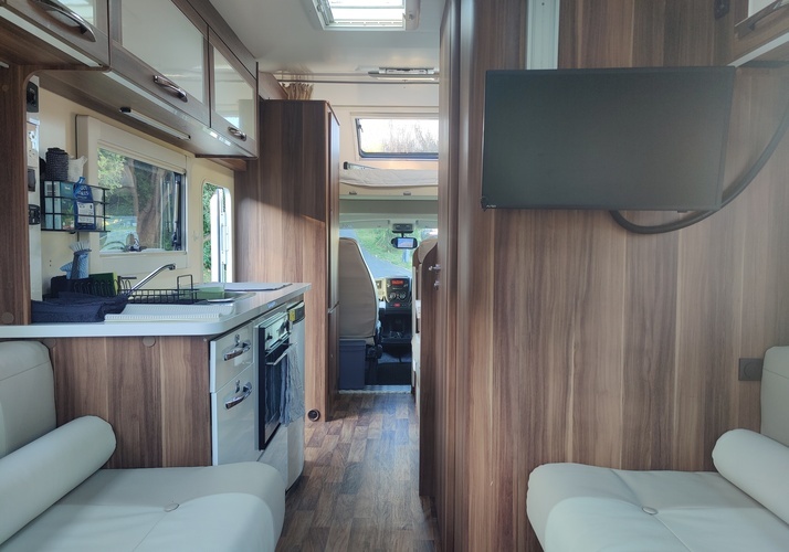 Image of a Motorhome - Image 5