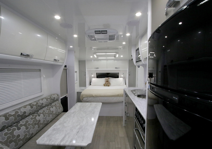 Image of a Caravan - Image 1