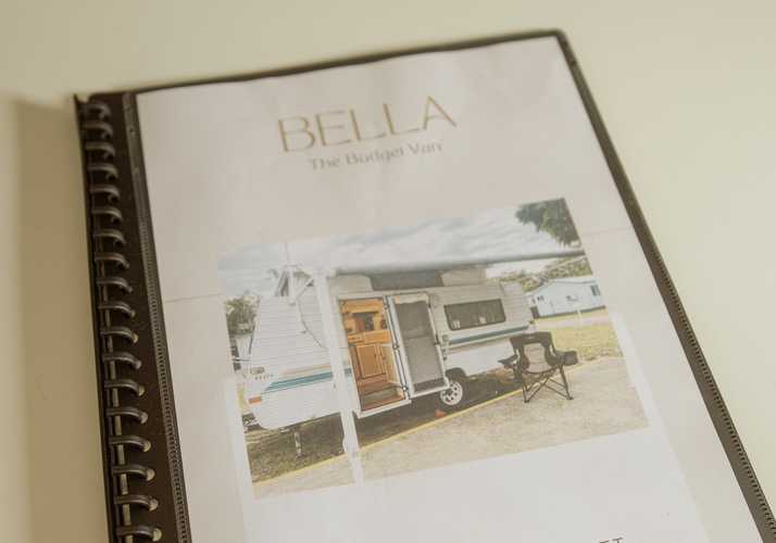 Image of a Caravan - Image 4