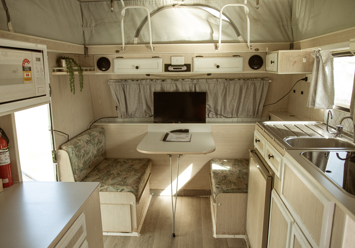 Image of a Caravan - Image 5