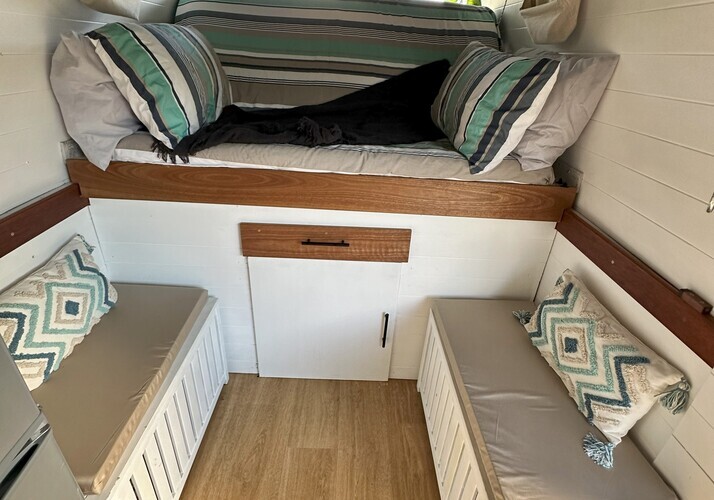 Image of a Campervan - Image 7