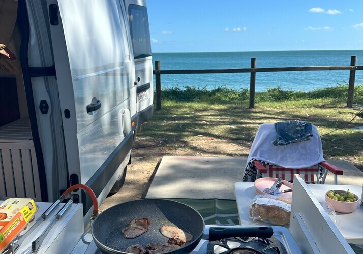 Image of a Campervan - Image 10