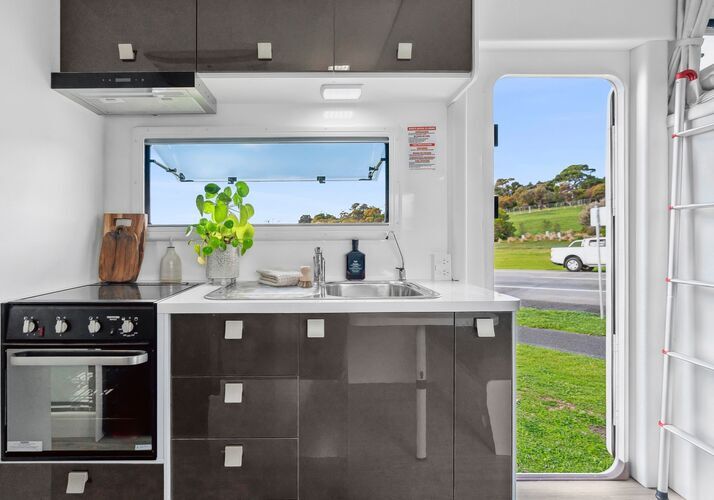 Image of a Motorhome - Image 1