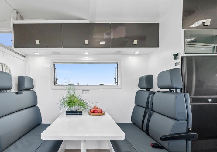 Image of a Motorhome - Image 4
