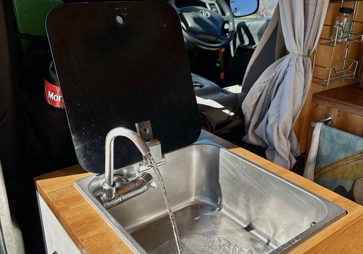 Image of a Campervan - Image 4