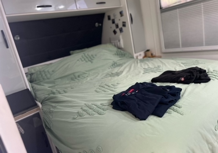 Image of a Caravan - Image 6