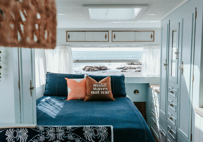 Image of a Caravan - Image 9