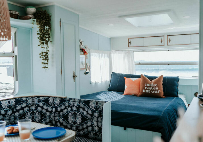 Image of a Caravan - Image 16