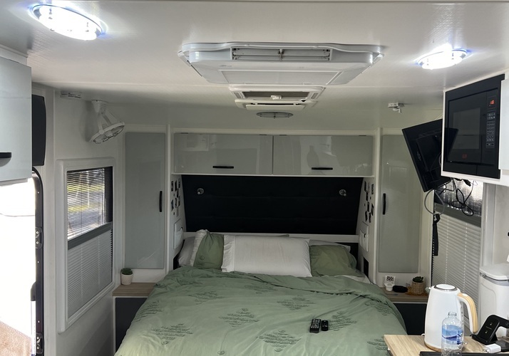 Image of a Caravan - Image 13