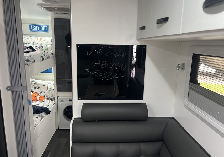 Image of a Caravan - Image 15