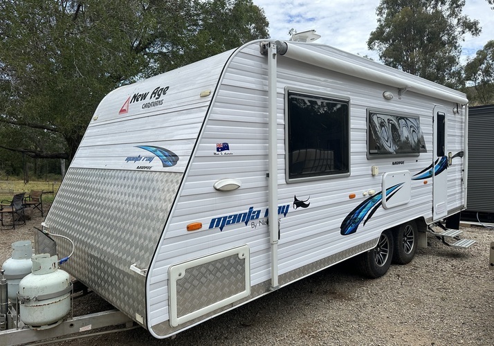 Image of a Caravan - Image 5