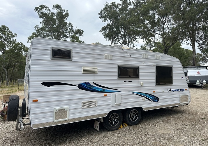 Image of a Caravan - Image 6