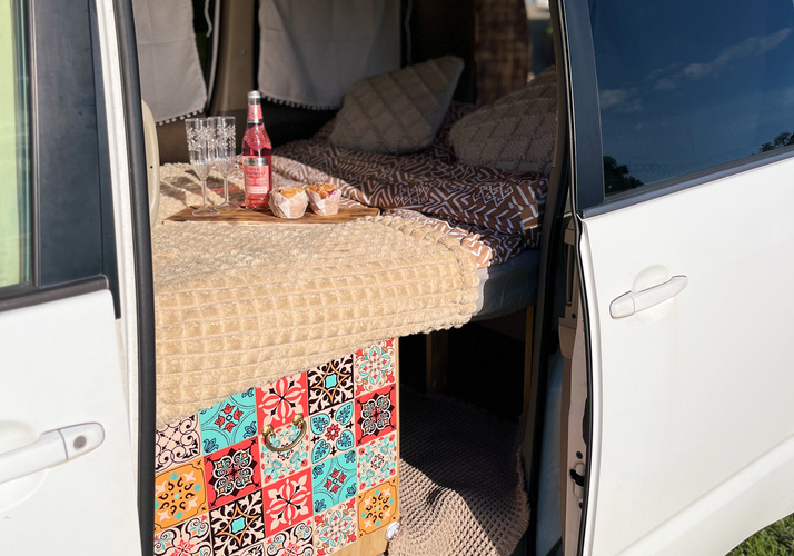 Image of a Campervan - Image 4