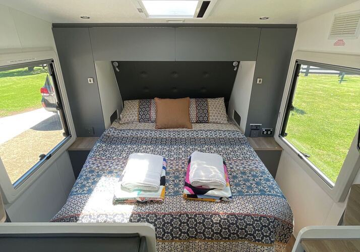 Image of a Caravan - Image 4