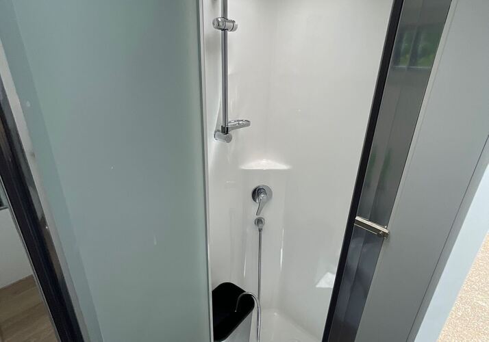 Image of a Caravan - Image 6
