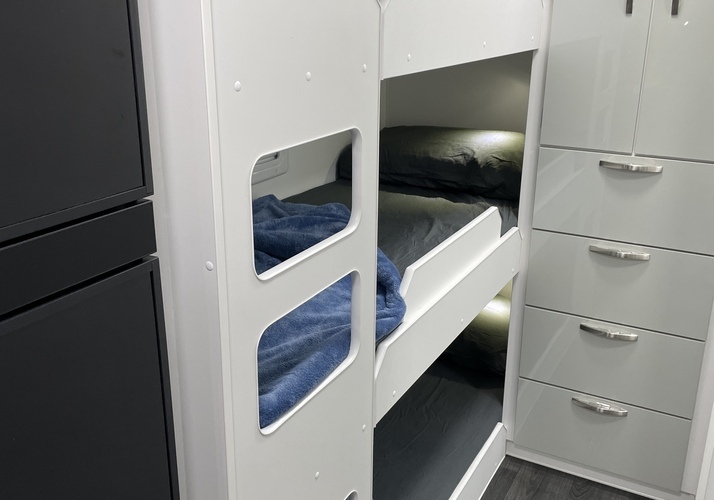 Image of a Caravan - Image 9
