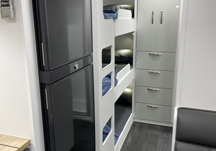 Image of a Caravan - Image 8