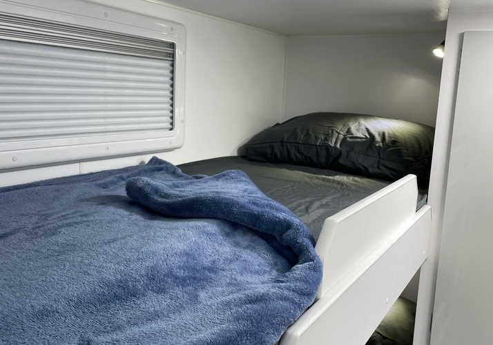 Image of a Caravan - Image 6