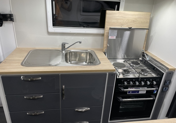 Image of a Caravan - Image 2