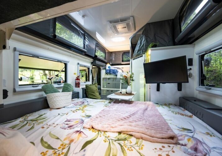Image of a Caravan - Image 14