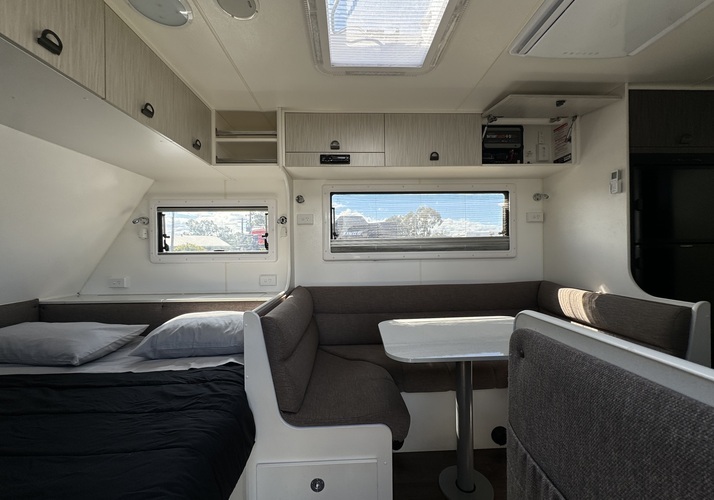 Image of a Caravan - Image 3
