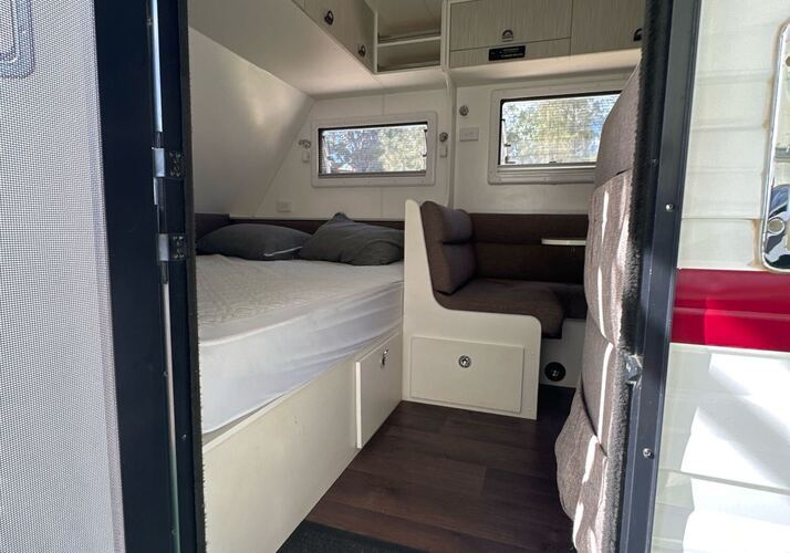 Image of a Caravan - Image 2