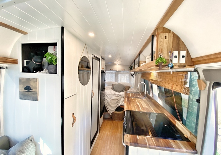 Image of a Motorhome - Image 1