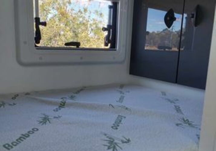 Image of a Caravan - Image 11