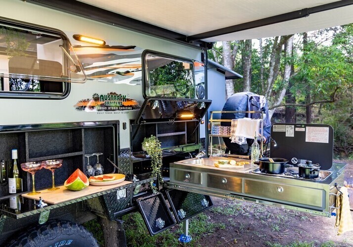 Image of a Caravan - Image 4
