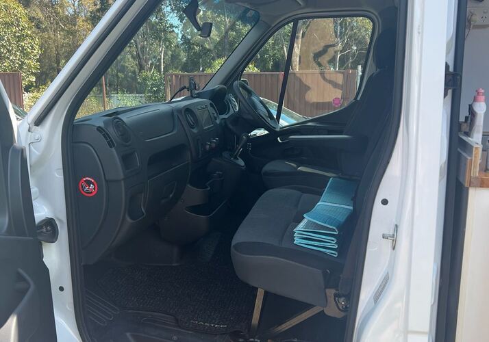 Image of a Campervan - Image 6