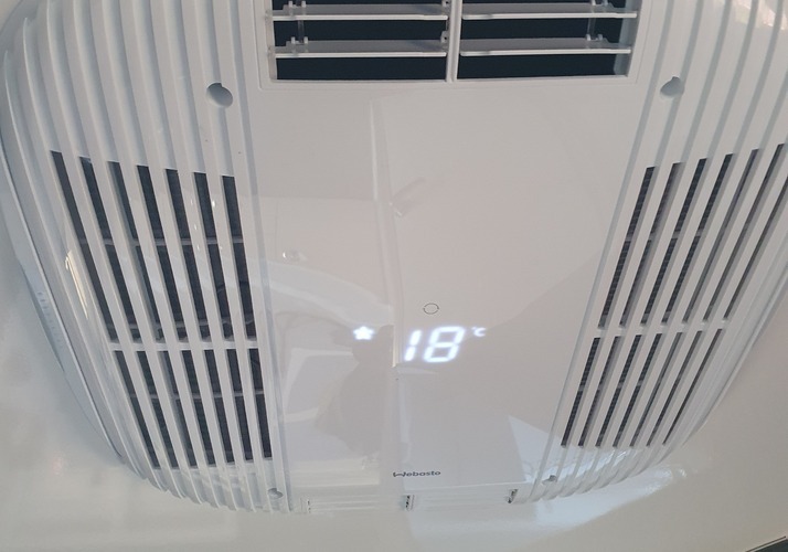 Image of a Caravan - Image 5
