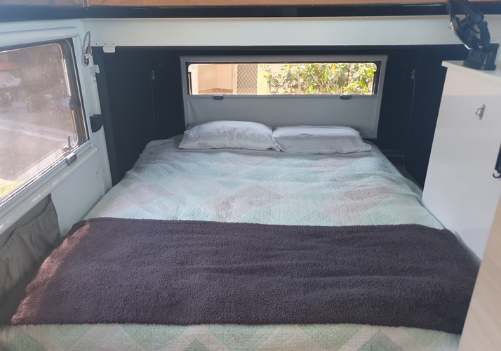 Image of a Caravan - Image 6