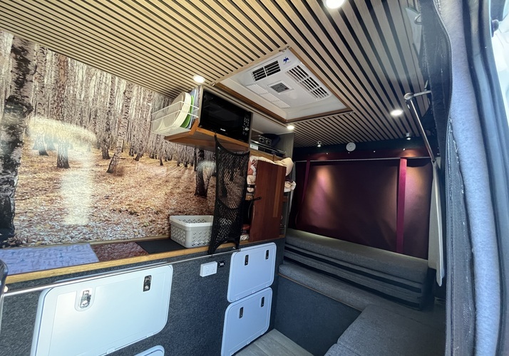 Image of a Campervan - Image 14