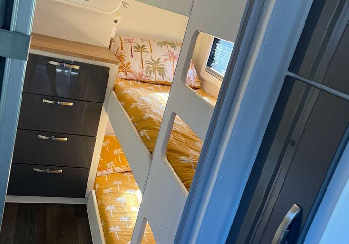 Image of a Caravan - Image 2