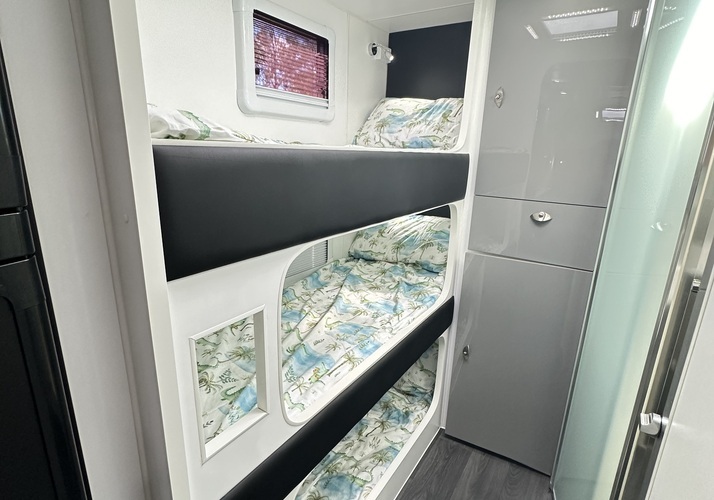 Image of a Caravan - Image 5