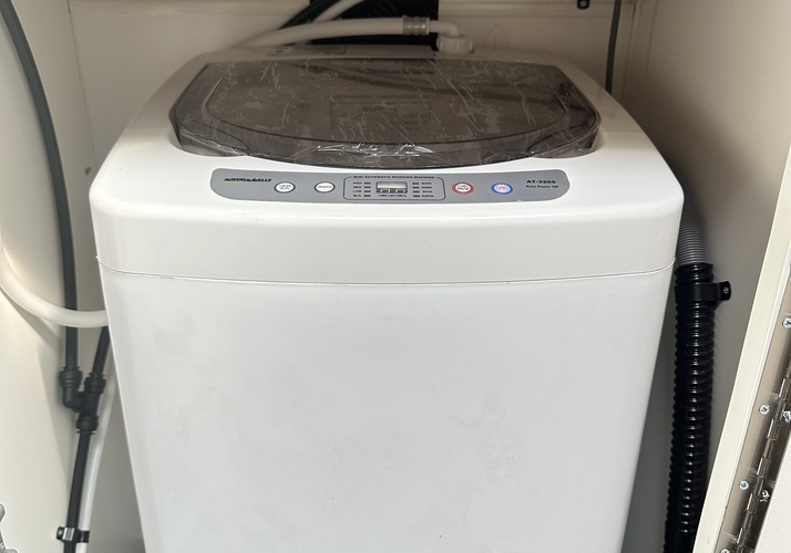Image of a Caravan - Image 8