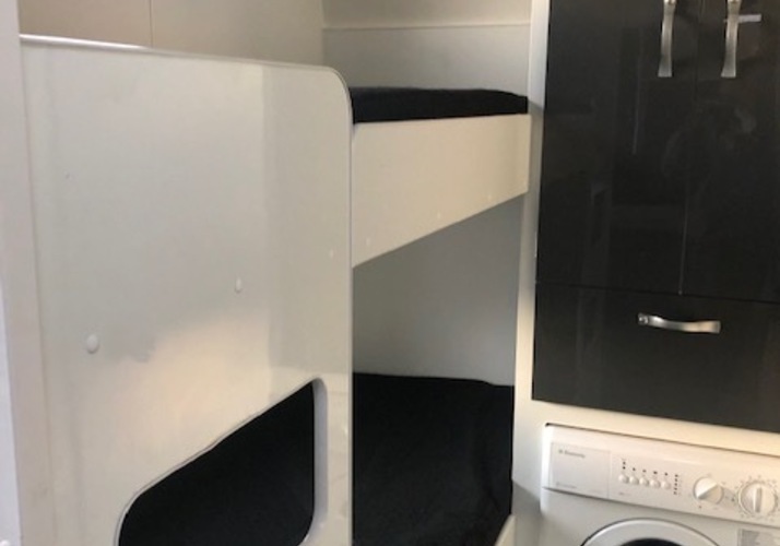 Image of a Caravan - Image 4