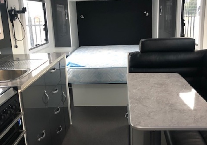 Image of a Caravan - Image 5