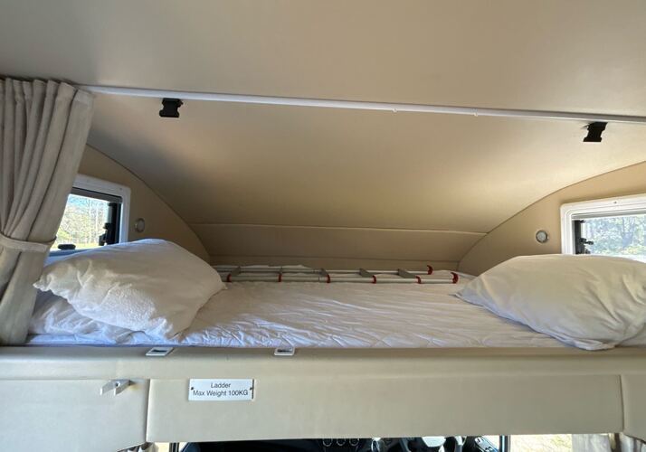 Image of a Motorhome - Image 9