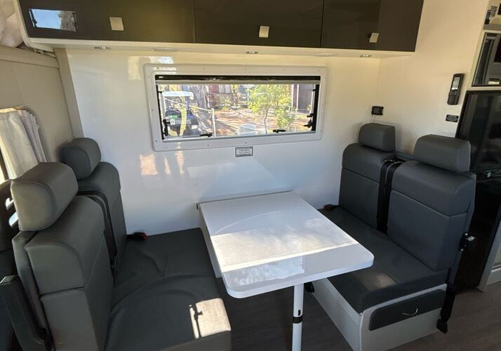 Image of a Motorhome - Image 8